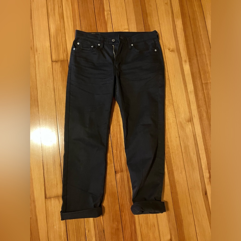 Like New Levi's Charcoal 514 Straight Pants
